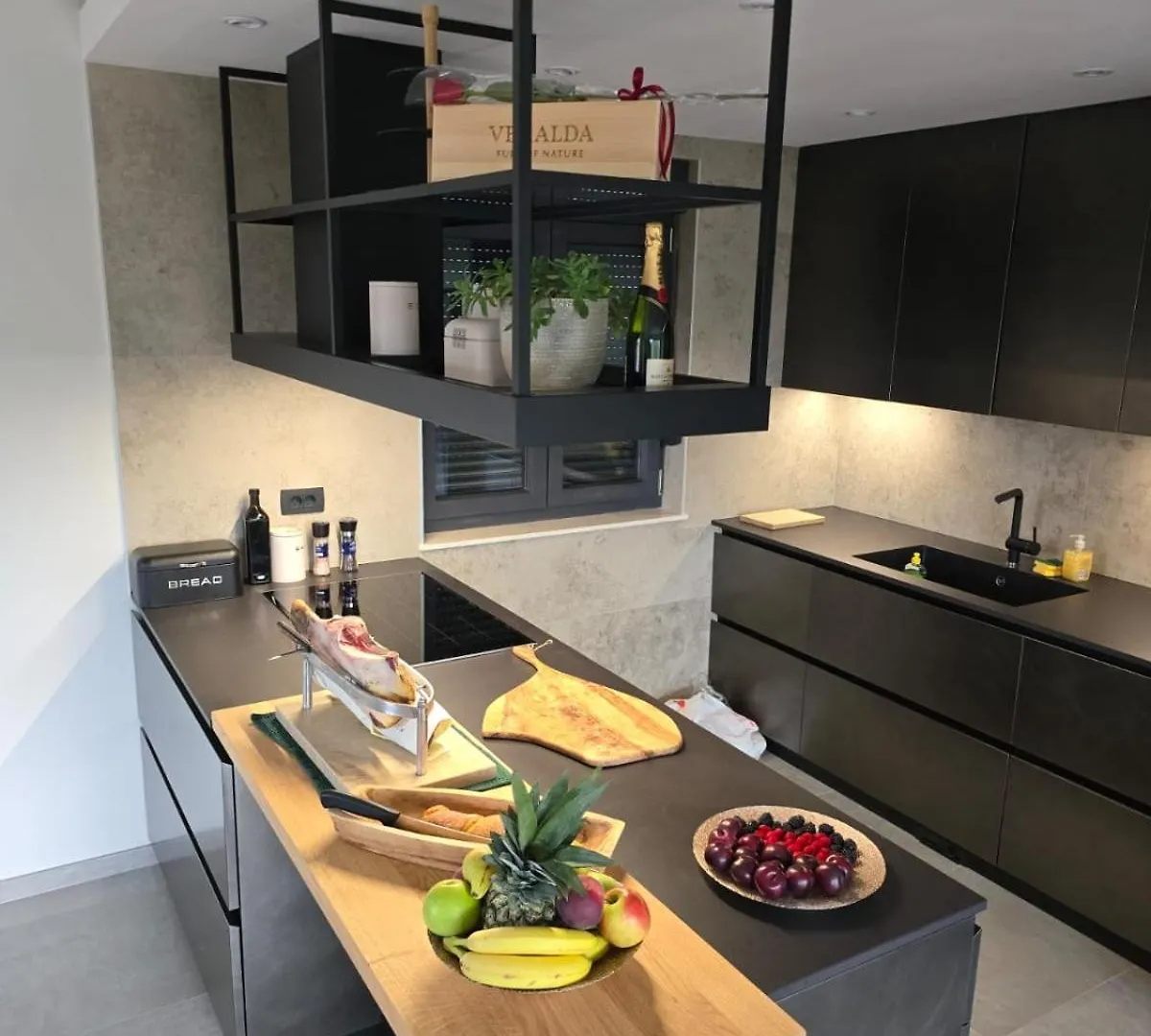 Penthouse Hedonist With Hidromassage Bath Apartment Pula