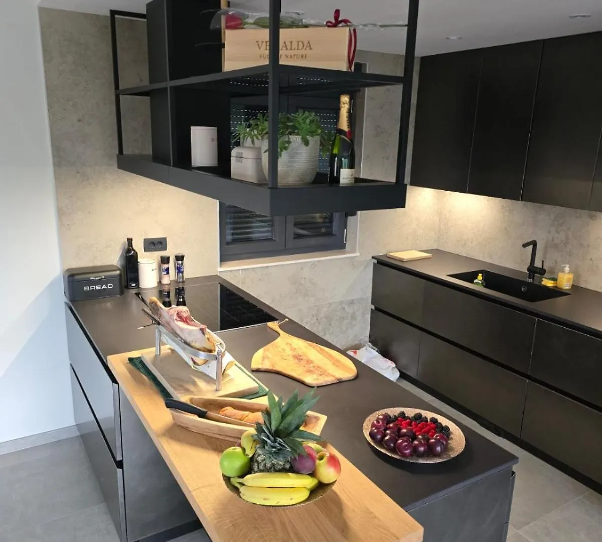 Penthouse Hedonist With Hidromassage Bath Apartment Pula